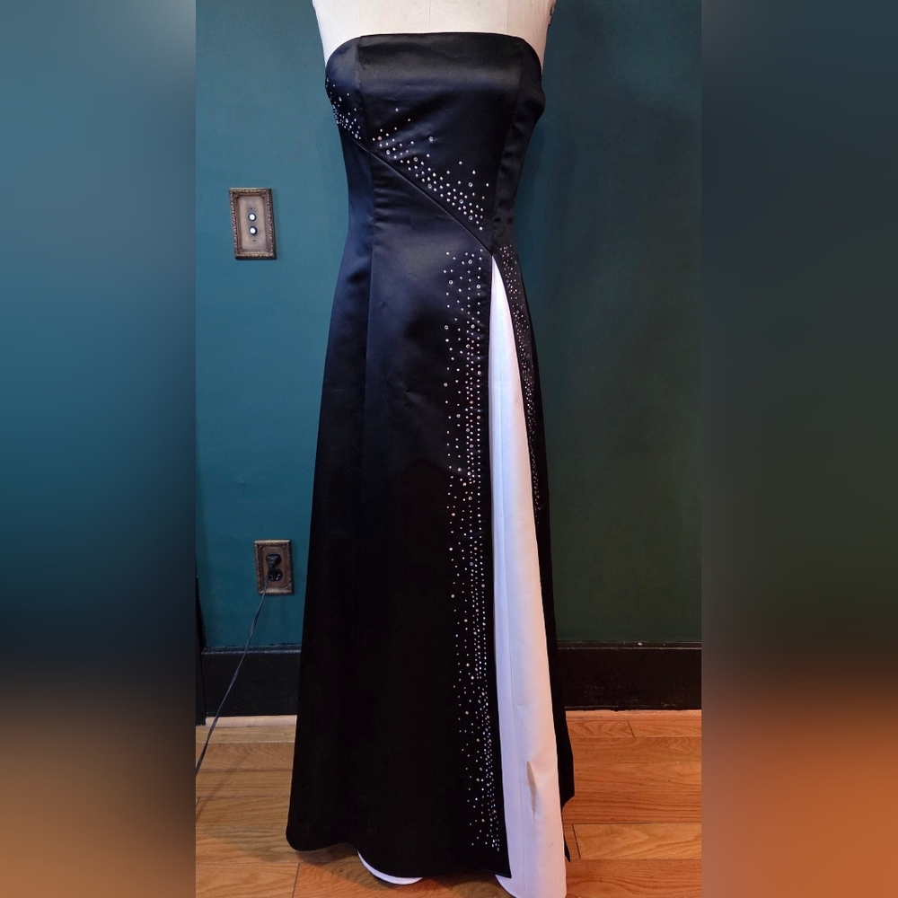 Y2K Prom Black and White Strapless Evening Gown